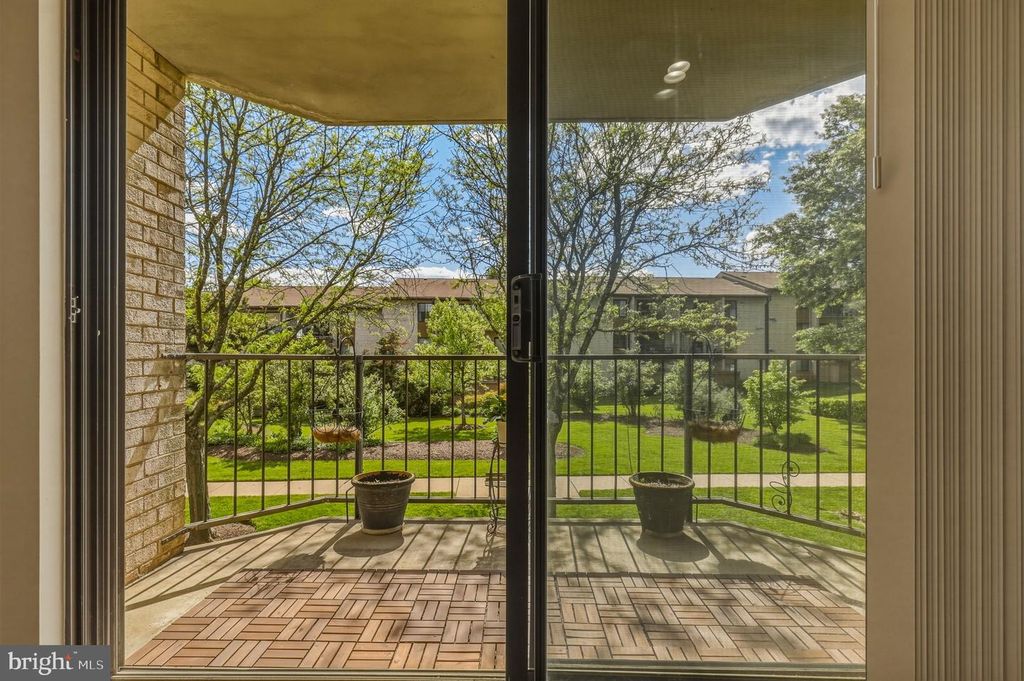 Image 25 of property listing at 6942 HANOVER PKWY #200, Greenbelt, MD 20770