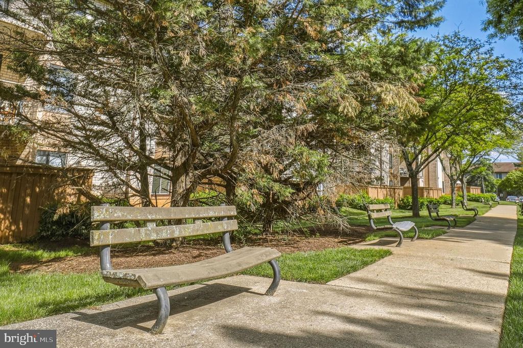 Image 31 of property listing at 6942 HANOVER PKWY #200, Greenbelt, MD 20770