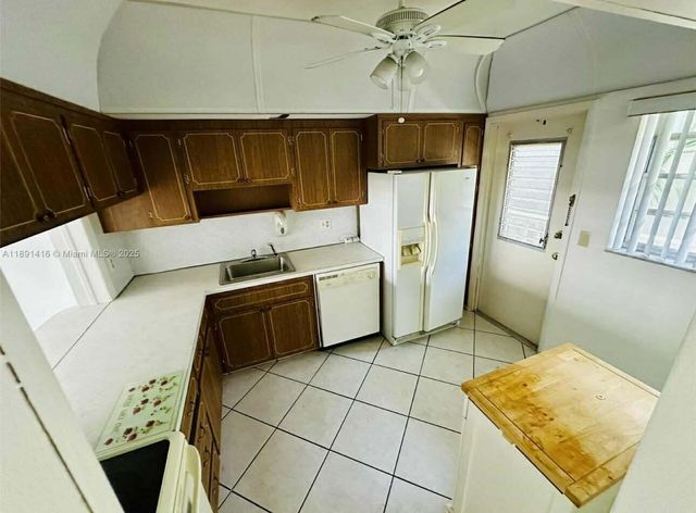 330 SE 2ND Street 404G, Hallandale Beach, FL 33009