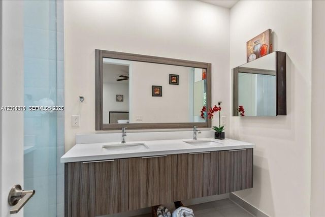 6680 NW 102nd Path, Doral, FL 33178