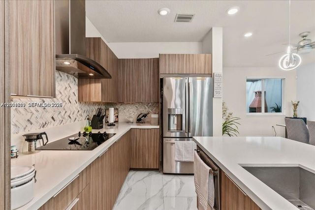 6680 NW 102nd Path, Doral, FL 33178