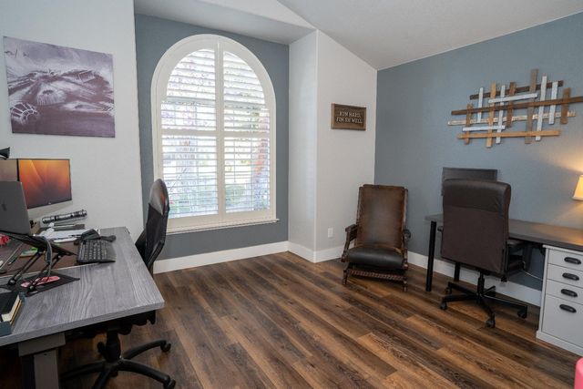 684 W Chennault Avenue, Clovis, CA 93611