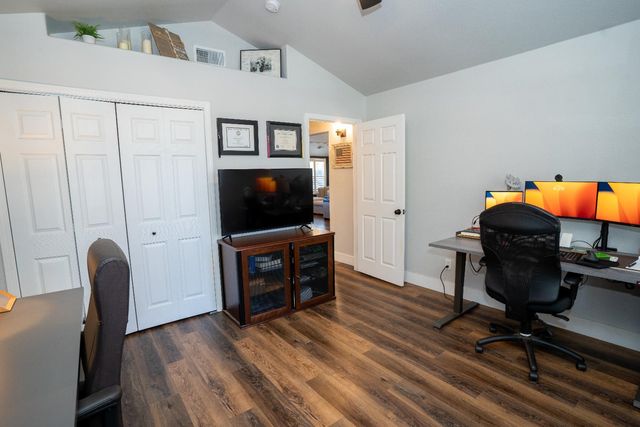 684 W Chennault Avenue, Clovis, CA 93611