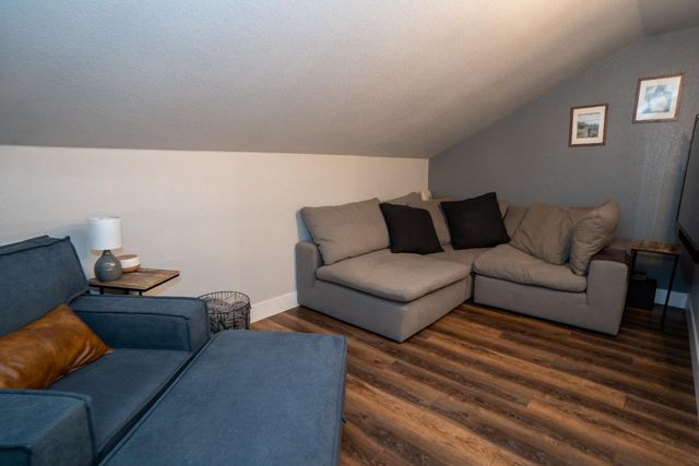 684 W Chennault Avenue, Clovis, CA 93611