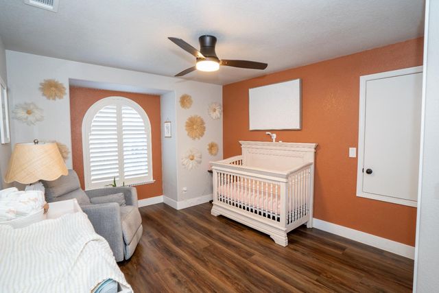 684 W Chennault Avenue, Clovis, CA 93611