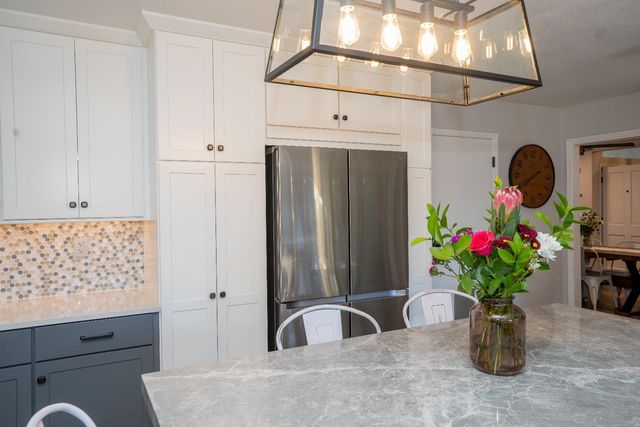 684 W Chennault Avenue, Clovis, CA 93611