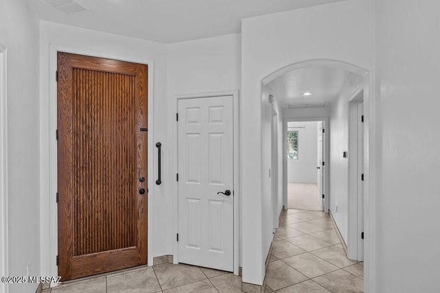 203 E Brearley Drive, Oro Valley, AZ 85737