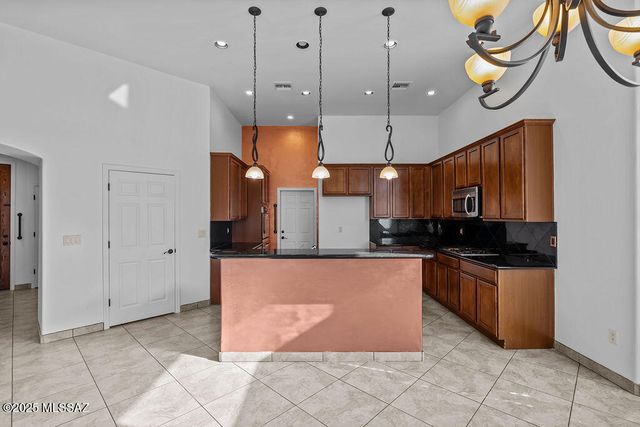 203 E Brearley Drive, Oro Valley, AZ 85737