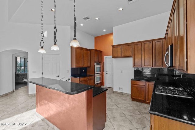 203 E Brearley Drive, Oro Valley, AZ 85737