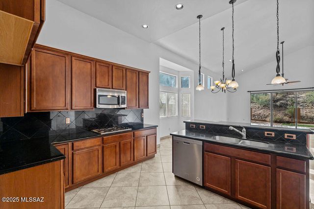 203 E Brearley Drive, Oro Valley, AZ 85737