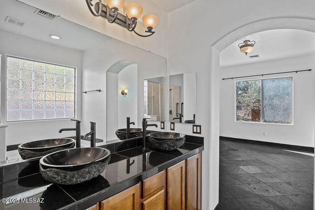 203 E Brearley Drive, Oro Valley, AZ 85737