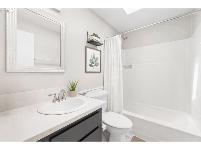 14117 Sw FANNO CREEK Pl, Portland, OR 97224
