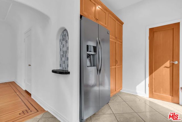 6131 W 5th Street, Los Angeles, CA 90048