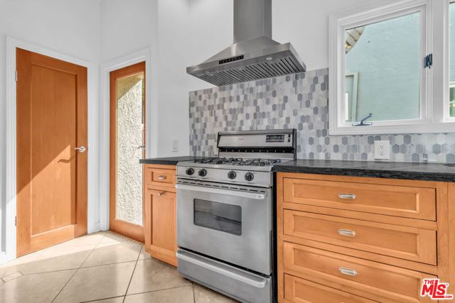 6131 W 5th Street, Los Angeles, CA 90048