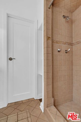 6131 W 5th Street, Los Angeles, CA 90048