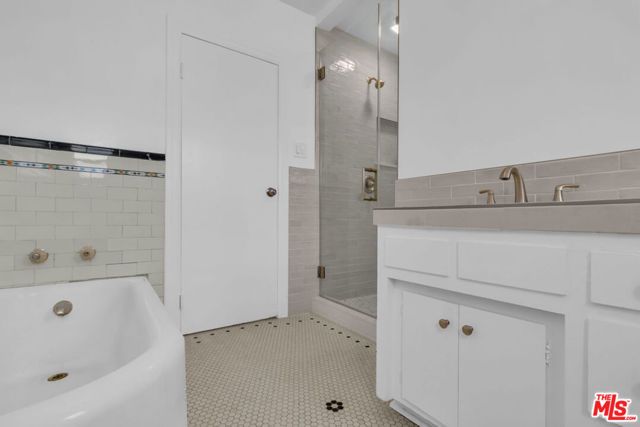 6131 W 5th Street, Los Angeles, CA 90048