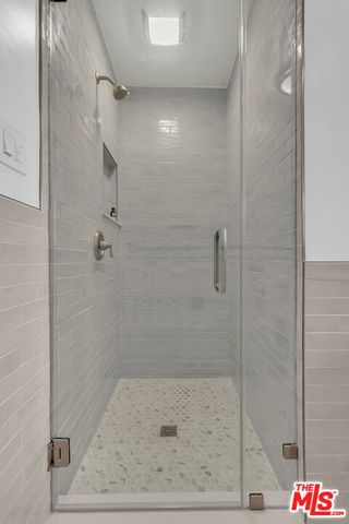 6131 W 5th Street, Los Angeles, CA 90048