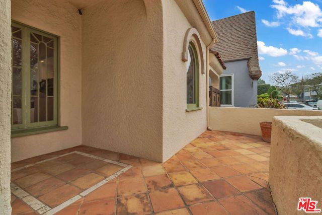 6131 W 5th Street, Los Angeles, CA 90048