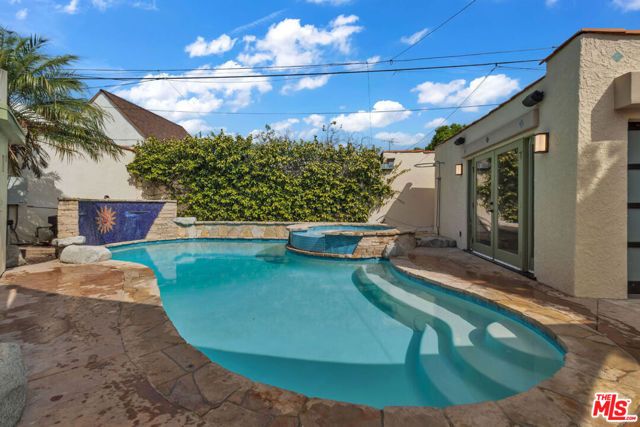 6131 W 5th Street, Los Angeles, CA 90048