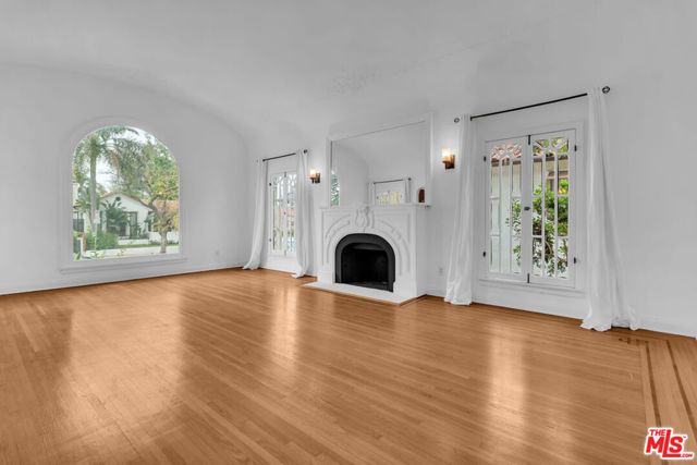 6131 W 5th Street, Los Angeles, CA 90048