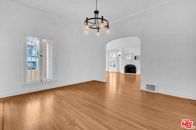 6131 W 5th Street, Los Angeles, CA 90048