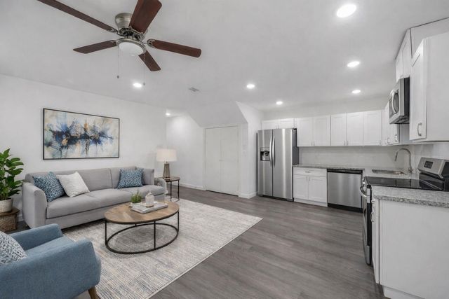 8639 Peachtree St Street, Houston, TX 77016