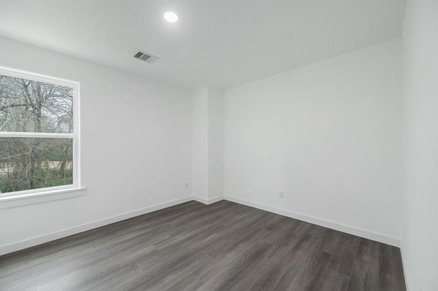 8639 Peachtree St Street, Houston, TX 77016