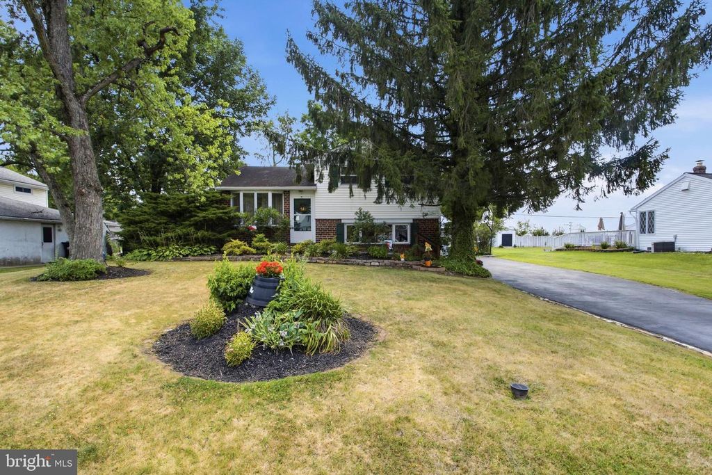 24 MIAMI RD, West Norriton, PA 19403