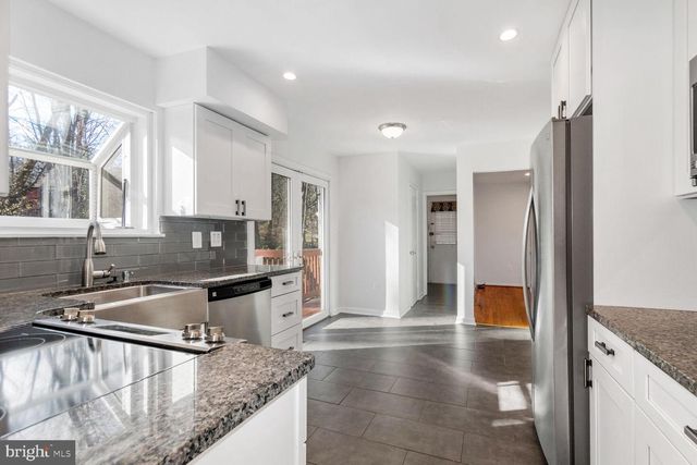17020 BRIARDALE, Rockville, MD 20855