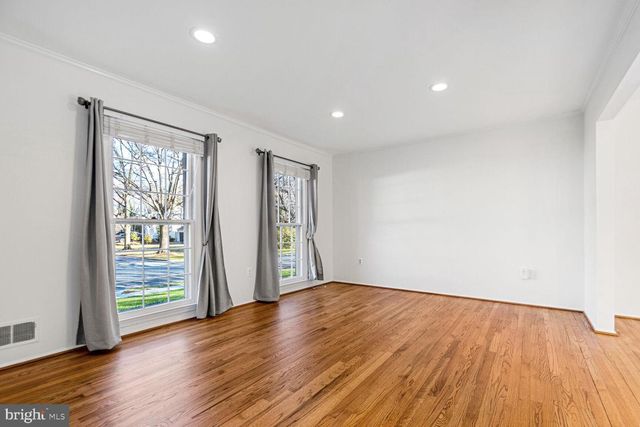 17020 BRIARDALE, Rockville, MD 20855
