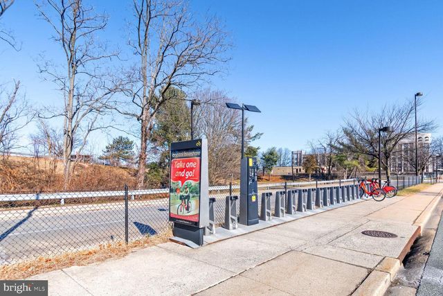 17020 BRIARDALE, Rockville, MD 20855