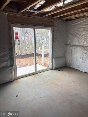 111 BUTLER CIR, Locust Grove, VA 22508