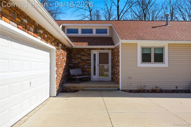 21568 Cass Street, Farmington Hills, MI 48335
