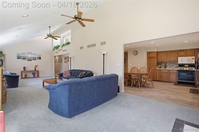 21568 Cass Street, Farmington Hills, MI 48335