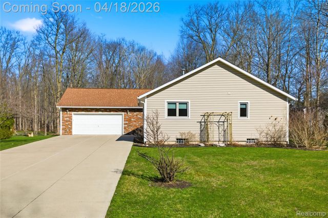21568 Cass Street, Farmington Hills, MI 48335