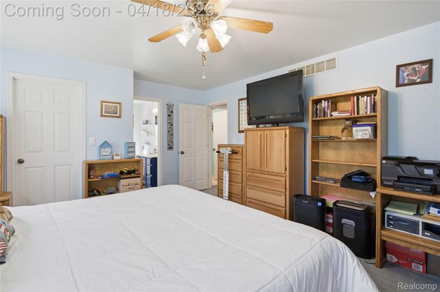 21568 Cass Street, Farmington Hills, MI 48335