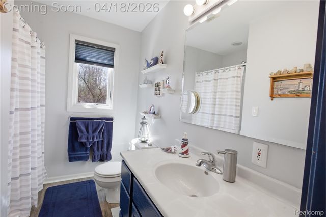 21568 Cass Street, Farmington Hills, MI 48335