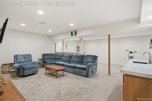 21568 Cass Street, Farmington Hills, MI 48335