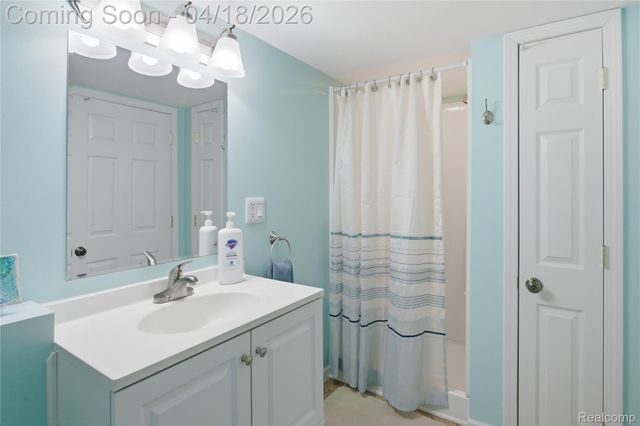 21568 Cass Street, Farmington Hills, MI 48335