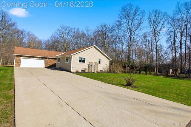 21568 Cass Street, Farmington Hills, MI 48335