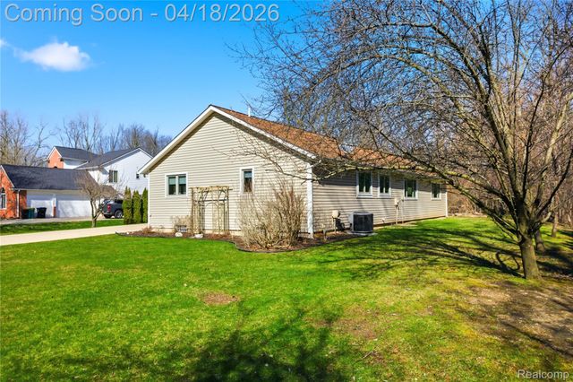 21568 Cass Street, Farmington Hills, MI 48335