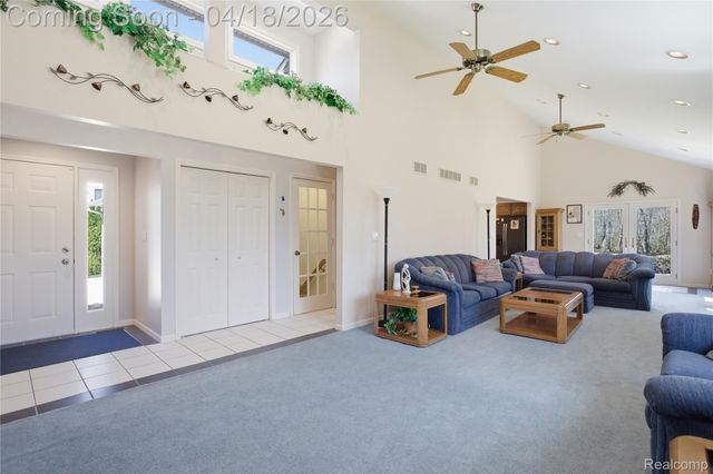 21568 Cass Street, Farmington Hills, MI 48335