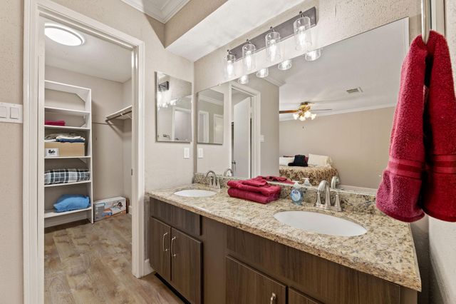 9200 W Bellfort Street 25, Houston, TX 77031