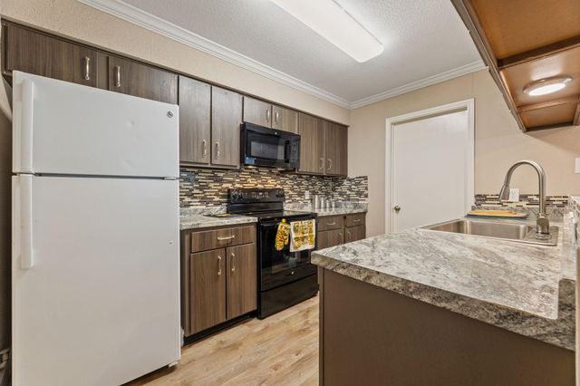 9200 W Bellfort Street 25, Houston, TX 77031