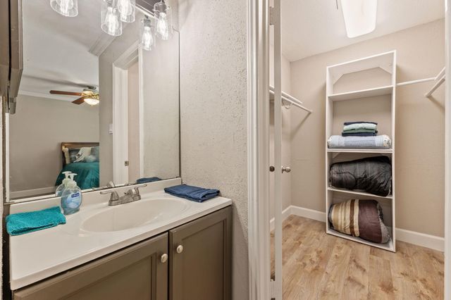 9200 W Bellfort Street 25, Houston, TX 77031