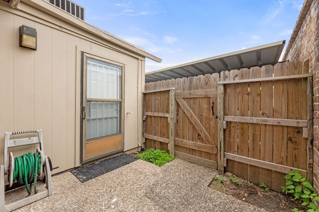 9200 W Bellfort Street 25, Houston, TX 77031