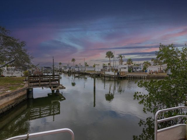 8399 42ND AVENUE N, St Petersburg, FL 33709