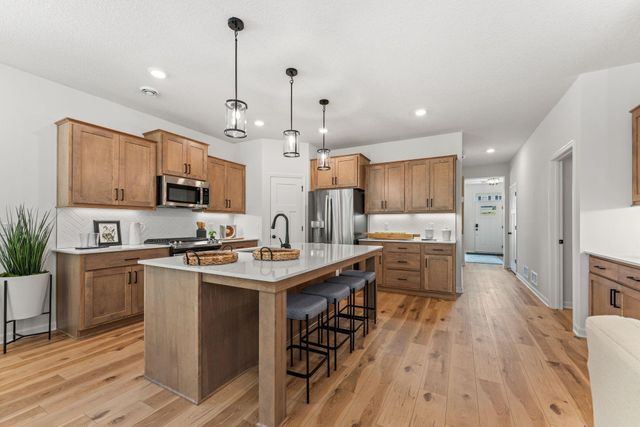 8208 Haywood Drive, Lino Lakes, MN 55014