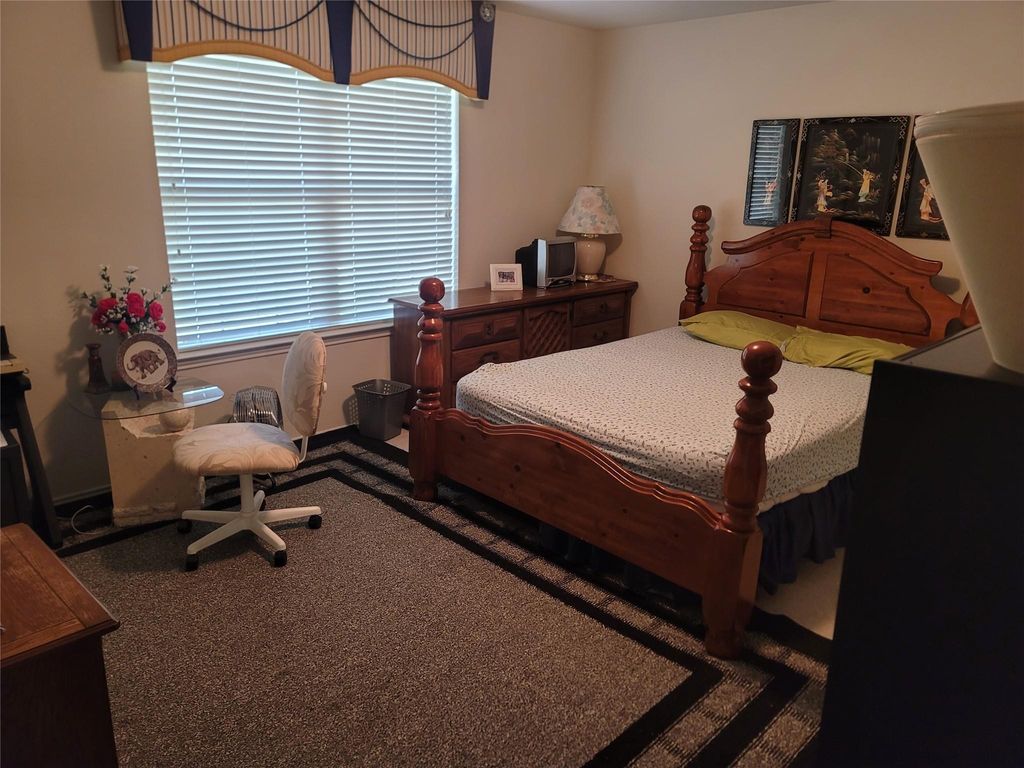Image 8 of property listing at 10106 Antelope Alley, Missouri City, TX 77459
