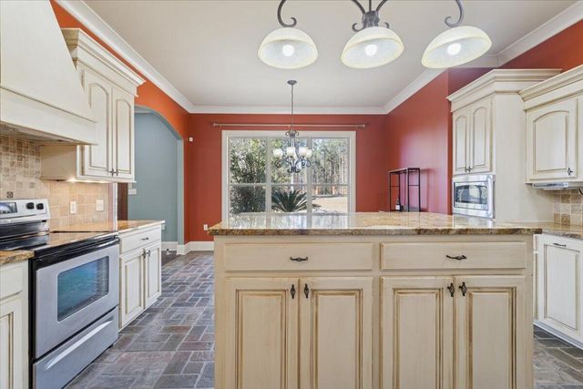 10 Magnolia Crossing Rd., Sumrall, MS 39482